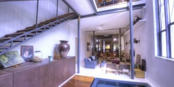 An exquisite corner pre-war heritage property in the heart of George Town UNESCO City. Modern architecture, filled with antique elements create a fascinating resort-like living space within the walls. Two-and-a-half storeys make for a very high ceiling, looking up from the ground floor to the ceiling of the air-well