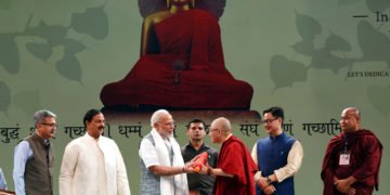 The Prime Minister, Shri Narendra Modi presenting the Vaishakh Sammaan Prashasti Patra to the Central Institute of Higher Tibetan Studies, Sarnath; and the All India Bhikshu Sangha, Bodh Gaya, at the inauguration of Buddha Jayanti Celebrations, in New Delhi on April 30, 2018.
	The Minister of State for Culture (I/C) and Environment, Forest & Climate Change, Dr. Mahesh Sharma and the Minister of State for Home Affairs, Shri Kiren Rijiju are also seen.
