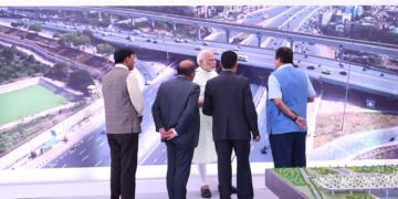 The Prime Minister, Shri Narendra Modi visiting the exhibition to review progress of Delhi-Meerut Expressway, in New Delhi on May 27, 2018.
	The Union Minister for Road Transport & Highways, Shipping and Water Resources, River Development & Ganga Rejuvenation, Shri Nitin Gadkari and the Minister of State for Road Transport & Highways, Shipping and Chemicals & Fertilizers, Shri Mansukh L. Mandaviya are also seen.