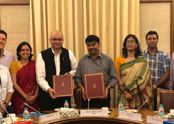 The agreement for the Project was signed by Sameer Kumar Khare, Joint Secretary, Department of Economic Affairs, Ministry of Finance (Right), on behalf of the Government of India and Junaid Ahmad, Country Director, World Bank India (Left), on behalf of the World Bank

Photo Credit: World Bank