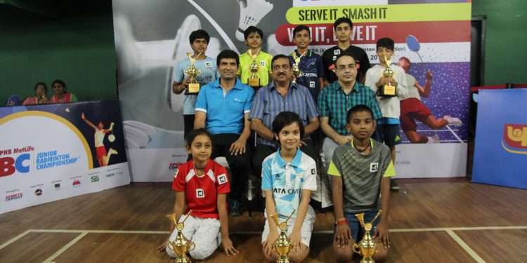 Mr.Vijay Lancy, CEO, Padukone Sports Management, Mr. Chakrapani, President of Karnataka Badminton Association and Chief Guest and Mr. Sameer Misra, Chief Manager Marketing with the winners of PNB MetLife Junior Badminton Championship Season 4 (Bengaluru leg) : Pranay Katta (U-15 Boys), Karnika Sree (U-15 Girls), Nicholas Nathan Raj (U-13 Boys), Hothir Sri Thatigutla (U-13 Girls), Mahendra Kalasth (U-11 Boys), Sampriti Pal (U-11 Girls ), Toshan Naik (U-09 Boys) and Hithishree.L.Rajaiah (U-09 Girls)