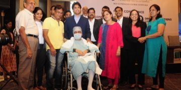 Mr Jayanth Shah (Patient) with family and team of doctors from Gleneagles Global Hospitals Bengaluru (GGH Bengaluru)