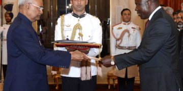 The High Commissioner-designate of the Republic of Kenya, Mr. Willy Kipkorir Bett presenting his credentials to the President, Shri Ram Nath Kovind, at Rashtrapati Bhavan, in New Delhi on July 11, 2018.