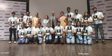 S.L. Kapur, Chairman, YES FOUNDATION; Ms. Debjani Ghosh, President, NASSCOM; Lt. General (Dr.) Mukesh Sabharwal (Retd.), Non-Executive Independent Director, YES BANK & Ms. Prerana Langa, CEO, YES FOUNDATION with fellows of Media for Social Change Fellowship’s Delhi Cohort
