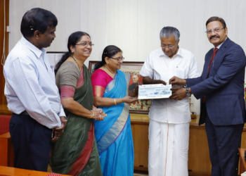 T N Manoharan, Chairman of our bank, Smt. P V Bharathi, Executive Director of our bank and Smt. G K Maya, General Manager, Trivandrum Circle Office donating the DD of  Rs.5.01 Cr towards Kerala Chief Minister’s Disaster Relief Fund to Pinarayi Vijayan, Chief Minister of Kerala.