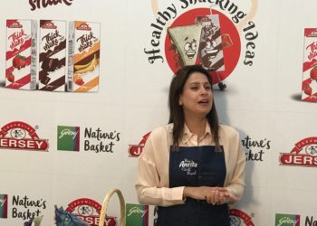 Celebrity Chef Amrita Raichand at Jersey Thickshake Healthy Snacking Ideas Workshop In Bangalore today... Chef Amrita Raichand also
showcased couple of recipes using Jersey Thickshakes at Godrej Nature’s Basket.FWM