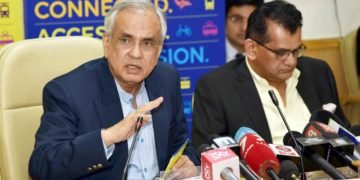 The Vice Chairman, NITI Aayog, Dr. Rajiv Kumar addressing a press conference in the run up to the MOVE: Global Mobility Summit, in New Delhi on August 30, 2018. The CEO, NITI Aayog, Amitabh Kant is also seen.