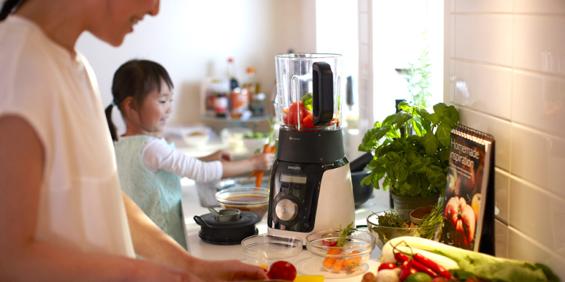 Philips has a wide range of kitchen appliances, including slow juicers, blenders and centrifugal juicers that make it easy to prepare nourishing and tasty meals at home.
