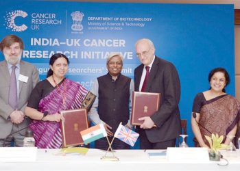 The Secretary of Department of Biotechnology, Dr. Renu Swarup and the Chairman, Cancer Research UK, Prof. Sir Leszek Borysiewicz signed the Memorandum of Understanding (MoU) on “India-UK Cancer Research Initiative for Affordable Approaches to Cancer”, in New Delhi on November 14, 2018. The Principal Scientific Adviser to the Government of India, Prof. K. Vijay Raghavan is also seen.