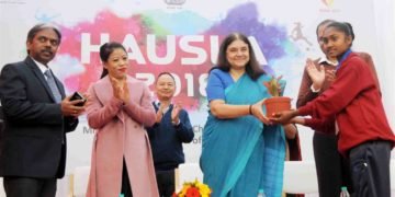 The Union Minister for Women and Child Development, Smt. Maneka Sanjay Gandhi at the inauguration of the HAUSLA-2018 Sports Meet, at JLN Stadium, New Delhi on November 28, 2018. The MP (Rajya Sabha) and Indian Olympic Boxer, Ms. Mary Kom is also seen.