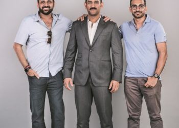 (From L-R): Arun Pandey, MS Dhoni and Nikhil Arora, MD & VP, GoDaddy India