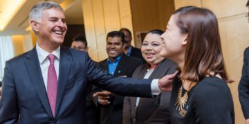 Hilton Team Members with president & CEO of Hilton, Christopher J. Nassetta (Photo: Business Wire)