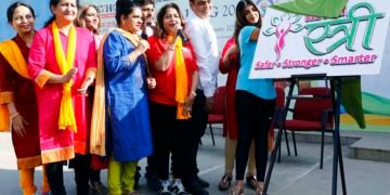 Dr. Nandita Palshetkar, President Elect, FOGSI and Ms. Sreeleela, Actress, Youth Icon & Ambassador of “SweetHeart” project unveiling the logo of FOGSI 2019 "We for Stree" in the presence of Dr. Hema Divakar, Organising Chairman, AICOG 2019; Dr. Sheela V. Mane, Organising Secretary, AICOG 2019; Shri. C. N. Ashwath Narayan, Hon'ble MLA, Malleshwaram; Mr. Viraat, Actor & Supporter of Women’s Health; Mr. A. P. Arjun, Director & Supporter of Women’s Health during the Walkathon organized by FOGSI and BSOG from Freedom Park to mark the 62nd All India Congress of Obstetrics and Gynaecology (AICOG 2019) which will be held from 8-12 January 2019 in Bengaluru.