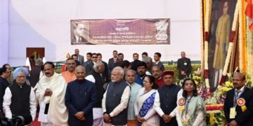 The President, Ram Nath Kovind, the Vice President, M. Venkaiah Naidu, the Prime Minister, Narendra Modi, the Speaker, Lok Sabha, Smt. Sumitra Mahajan and other dignitaries at the ceremony to pay homage to Babasaheb Dr. B.R. Ambedkar on his 63rd Mahaparinirvan Diwas, at Parliament House Complex, New Delhi on December 06, 2018.