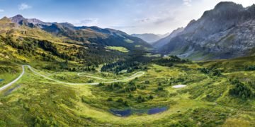 Schweiz. ganz natuerlich.
Morgenpanorama auf der Grossen Scheidegg mit Blick Richtung Grindelwald.Switzerland. get natural.
Morning panorama on the Grosse Scheidegg with view towards Grindelwald.Copyright by: Switzerland Tourism - By-Line: swiss-image.ch/Martin Maegli