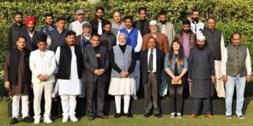 The Prime Minister, i Narendra Modi with the newly elected Sarpanches of Panchayats from Jammu and Kashmir, in New Delhi on December 19, 2018.