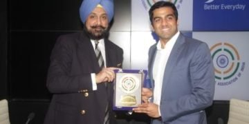 Mr Raninder Singh, President – National Rifle Association of India and Mr Parth Jindal, Director – JSW Sports announcing the partnership between NRAI & JSW Group to develop Indian Shooting Talent for Tokyo and Paris Olympics