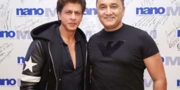 Shah Rukh Khan with Karan Rekhi, Vice President – Operations of Nano M (Photo: AETOSWire)