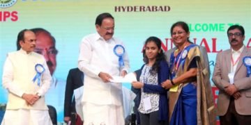 The Vice President, M. Venkaiah Naidu presenting the awards to the students, at the Annual Day Celebrations of Jubilee Hills Public School, in Hyderabad, Telangana on December 22, 2018. The Home Minister of Telangana, Mohammed Mahmood Ali and other dignitaries are also seen.