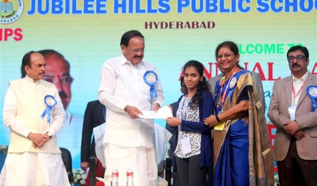 The Vice President, M. Venkaiah Naidu presenting the awards to the students, at the Annual Day Celebrations of Jubilee Hills Public School, in Hyderabad, Telangana on December 22, 2018. The Home Minister of Telangana, Mohammed Mahmood Ali and other dignitaries are also seen.