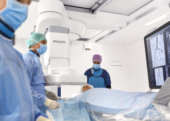 Azurion with FlexArm sets a new standard for patient imaging and positioning flexibility for image-guided procedures.
