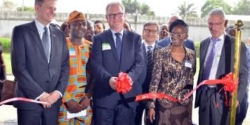 Dr. Dirk Mampe, Vice President Business Management Personal Care Solutions Europe, BASF; Mr. Lekan Ogunbowale, Director of Industry, Lagos State; Dr. Stefan Traumann, German Consul General; Mr. Donato Sudati, Head of Sales, Personal Care Europe, Emerging Markets, BASF; Mrs. Ijeoma Nwankwo, Director, Drug Evaluation & Research, NAFDAC; Dr. Jean-Marc Ricca, Managing Director, BASF West Africa.*NAFDAC - National Agency for Food and Drug Administration and Control