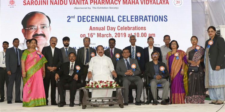 The Vice President,  M. Venkaiah Naidu with the Governing Body Members of Sarojini Naidu Vanita Pharmacy Maha Vidyalaya, at the 2nd decennial celebrations, in Hyderabad on March 16, 2019.