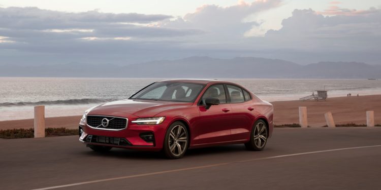 New Volvo S60 R-Design exterior