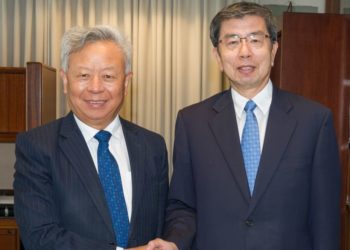 ADB President Mr. Takehiko Nakao (right) with AIIB President Mr. Jin Liqun (left)