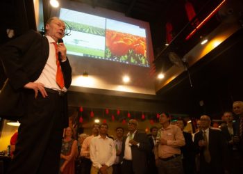 Mr. Gert Heijkoop, the Consul-General of the Netherlands addresses the gathering