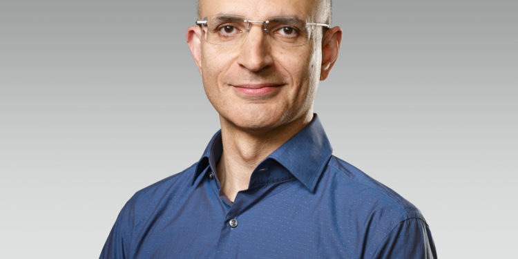 Sabih Khan, a 24-year Apple veteran, will lead Apple’s global supply chain as senior vice president of Operations.