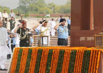 The Union Minister for Defence, Rajnath Singh paying homage to the martyrs, at the National War Memorial, in New Delhi on June 01, 2019. The Chief of Army Staff, General Bipin Rawat, the Chief of Naval Staff, Admiral Karambir Singh and the Chief of the Air Staff, Air Chief Marshal B.S. Dhanoa are also seen.