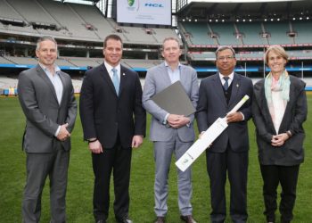 HCL Technologies and Cricket Australia exchanging mementos to announce digital partnership. Standing left to right: Brad Hodge, former Australian international cricketer, & current cricket coach; Arthur Fillip, Executive Vice President - Sales Transformation & Marketing; Kevin Roberts, CEO, Cricket Australia; Swapan Johri, Corporate Vice President & Head - Asia/Pacific & Middle East Business; Belinda Clarke, Executive General Manager, Community Cricket & former captain of the Australian Women's Cricket Team (Photo: Business Wire)