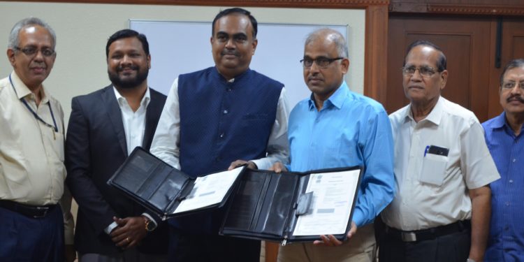 EMURGO Academy signs MoU with PSG College of Technology, Peelamedu, Coimbatore to offer course in blockchain technology. Seen from L-R are: Dr R Venkatesan, Dean, Placement and Training; Mr. Narender Balachandran, Vice President, EMURGO Academy; Mr. E. Venkatesan, CEO, EMURGO Academy; Dr K. Prakasan, Principal (In Charge), PSG College of Technology; Dr. A. Kandasamy, Dean, CSRC & CNCE, PSG College of Technology; Prof R. Ragupathy, Dean, Administration, PSG College of Technology