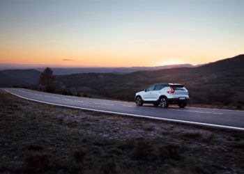 New Volvo XC40 R-Design T5 Crystal White with black roof on location in Barcelona