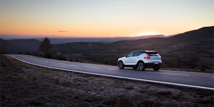 New Volvo XC40 R-Design T5 Crystal White with black roof on location in Barcelona