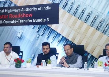 Narendra Nath Sinha, Chairman NHAI addressing the gathering at the Road show for third phase of Toll-Operate-Transfer project for prospective bidders in New Delhi today.