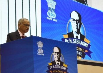 The Founder, Infosys Limited,  Narayana Murthy delivering the Dr. N. Seshagiri Memorial Lecture, at a function, in New Delhi