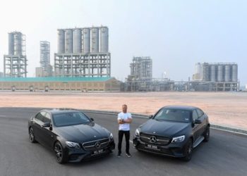 Valtteri and the Mercedes : ‘Mercedes-AMG PETRONAS Motorsport driver, Valtteri Bottas, visits PETRONAS’ multi-billion dollar megaproject, Pengerang Integrated Complex (PIC) in Johor, Malaysia.’