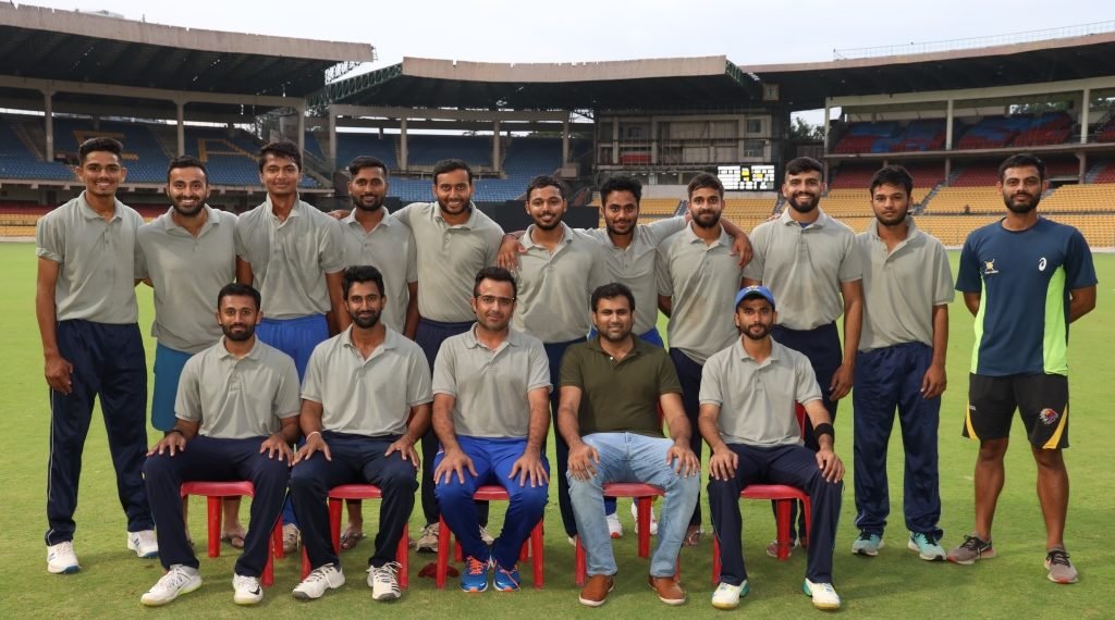 Standing (L to R): Madhav Bajaj, Naveen MG, Aman Khan, Mitrakant Singh Yadav, Prateek Jain, Abhishek Reddy, Naga Bharath, Samarth R, Karthik CA, Sujay Sateri, Mohit Khoker (Manager)

Sitting (L to R): Shreyas Gopal, Amit Verma, Rohit Sabharwal, Udit Patel (Secretary), Siddharth KV