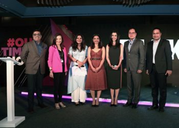 Verizon Media presents MAKERS India, a unique digital storytelling platform to accelerate the women’s movement in India #OurTimeIsNow, From left to right - Nikhil Rungta - Country Manager for Verizon Media’s India business, Rose Tsou – Head of International at Verizon Media, Shradha Sharma - Founder, CEO and Chief Editor of YourStory, Radhika Apte - Emmy-nominated actress, Shereen Bhan – Managing Editor of CNBC TV 18, Rico Chan, Co-Head APAC