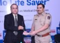 Mr. Santosh Marathe, COO & Unit Head, Apollo Hospitals, Navi Mumbai and Sunil Lokhande, Deputy Commissioner of Police, Traffic, Navi Mumbai at the launch of “Apollo Life Saver”, a public awareness initiative