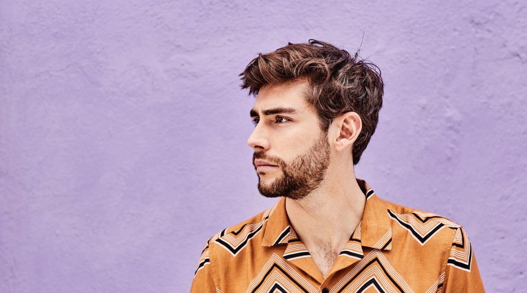 Der spanische Musiker Alvaro Soler tritt am 10. Juli 2020 beim vierten Mercedes-Benz Konzertsommer auf. Foto: Ben Wolf.Spanish musician Alvaro Soler will be appearing on 10 July 2020 at the fourth Mercedes-Benz Concert Summer. Photo: Ben Wolf.