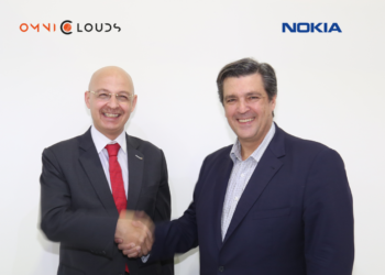 Amr A Eid, Chief Executive Officer and Board Member, OmniClouds (left); and Roque Lozano, Vice President of IP & Optics for Middle East and Africa, Nokia (right).