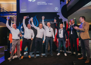 Global TechMasters Truck 2019 – die Weltmeisterschaft der Mercedes-Benz Truck-Profis. Siegerehrung bestes Serviceteam: Polen. Von links nach rechts: Teamcoach Andrzey Stawski, Wartungstechniker Sebastian Duda, Diagnosetechniker Jacek Litteck, Teile- und Zubehörverkäufer Rafał Gościński, Serviceberater Marek Perekitko, Leiter Customer Services and Parts und Global Key Account Management Mercedes-Benz Trucks Alexander Willhardt, Leiter Marketing, Sales und Services Mercedes-Benz Trucks Andreas von Wallfeld. 

Global TechMasters Truck 2019 – the World Championship of Mercedes-Benz Truck Professionals. Award ceremony for the best service team: Poland. From left to right: team coach Andrzey Stawski, maintenance engineer Sebastian Duda, diagnostic technician Jacek Litteck, parts and accessories salesman Rafał Gościński, service consultant Marek Perekitko, head of Customer Services and Parts and Global Key Account Management at Mercedes-Benz Trucks Alexander Willhardt, head of Marketing, Sales and Services at Mercedes-Benz Trucks Andreas von Wallfeld.