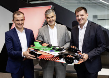 Matthias Zink (CEO Automotive OEM Schaeffler), Dieter Gass (Head of Audi Motorsport), Dr. Jochen Schröder (Head of E-Mobility business division Schaeffler)