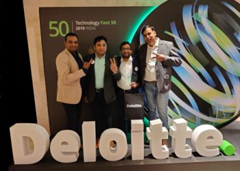 MOBtexting team with Award at Deloitte Tech 50 2019 India