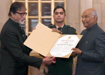 The President, Ram Nath Kovind presenting the Dadasaheb Phalke Award to Amitabh Bachchan for his outstanding and invaluable contribution to cinema spanning over five decades, at a function, at Rashtrapati Bhawan, in New Delhi on December 29, 2019.