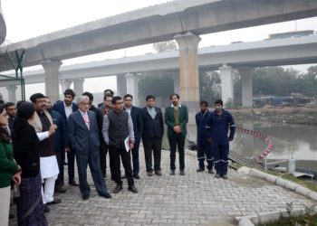The Union Minister for Petroleum & Natural Gas and Steel, Shri Dharmendra Pradhan visiting the Local Treatment of Urban Sewage Streams for Healthy Reuse (LOTUS-HR) project at the Sun Dial Park, Barapulla, in New Delhi on December 24, 2019. The Secretary, Ministry of Petroleum & Natural Gas, Dr. M.M. Kutty is also seen.