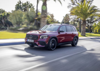 Mercedes-AMG GLB 35 4MATIC, designo patagonienrot  titangrau pearl, schwarz, Sieben-Sitzer;Kraftstoffverbrauch kombiniert: 7,6-7,5 l/100 km; CO2-Emissionen kombiniert: 173-171 g/km*

Mercedes-AMG GLB 35 4MATIC, designo patagonia red metallic, Leather two-tone titanium gray pearl/black, Seven-seater;fuel consumption combined: 7.6-7.5 l/100 km; CO2 emissions combined: 173-171 g/km*